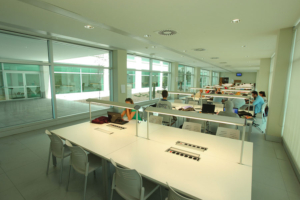 Escuela de Magisterio Ausias March (by Actiu)